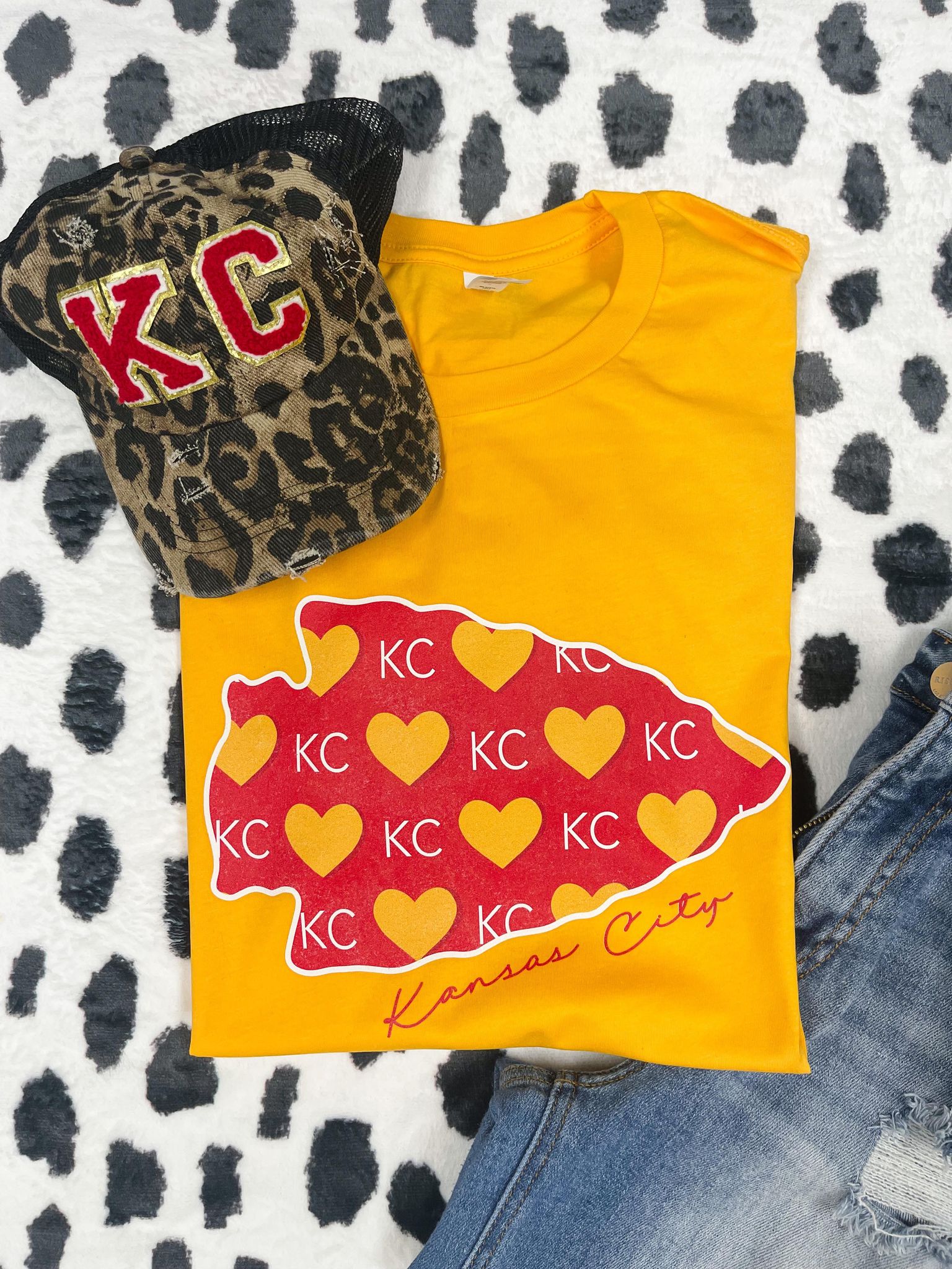 Kansas City Heart Pattern in Arrowhead Gold Graphic Tee - The Red Rival