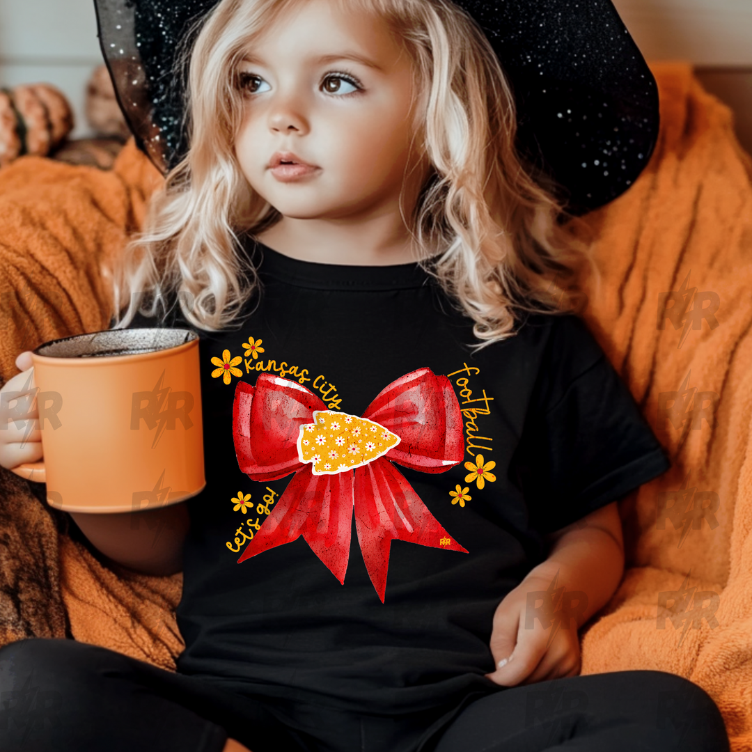 Red Bow Gold Daisy Arrowhead Black Tee - The Red Rival