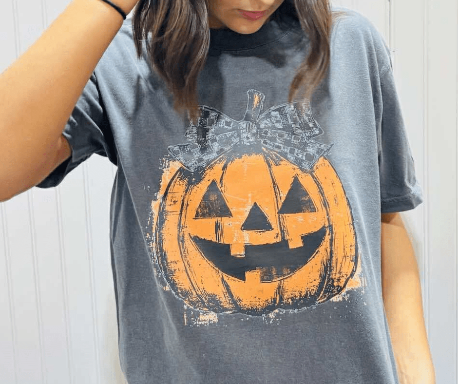 Distressed Jack - o - Lantern w/ Bow Pepper Tee - Tees - The Red Rival