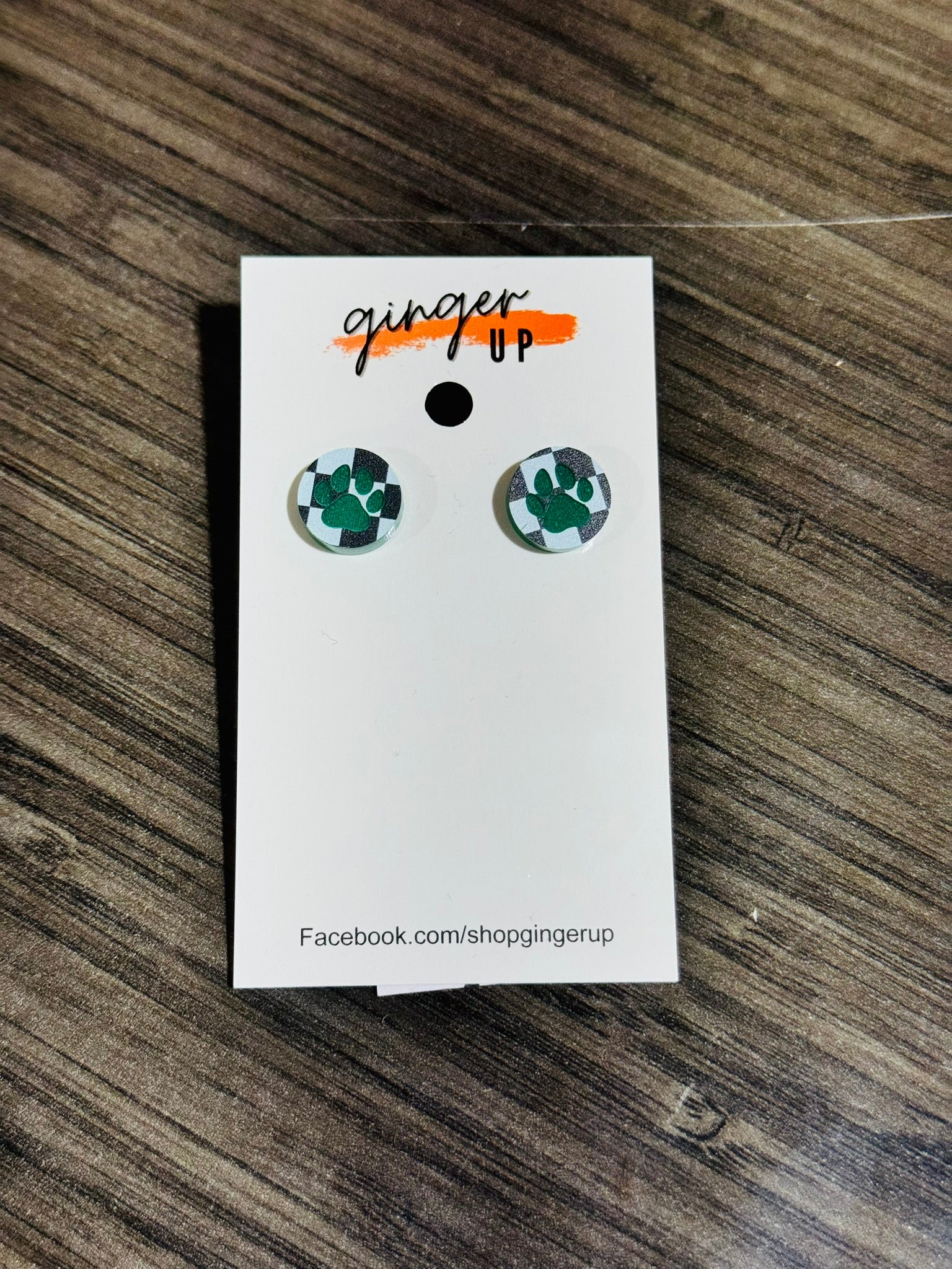 Green Paw Checkered Circle Stud Earrings - Tees & Sweatshirts - The Red Rival
