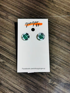 Green Paw Checkered Circle Stud Earrings - Tees & Sweatshirts - The Red Rival