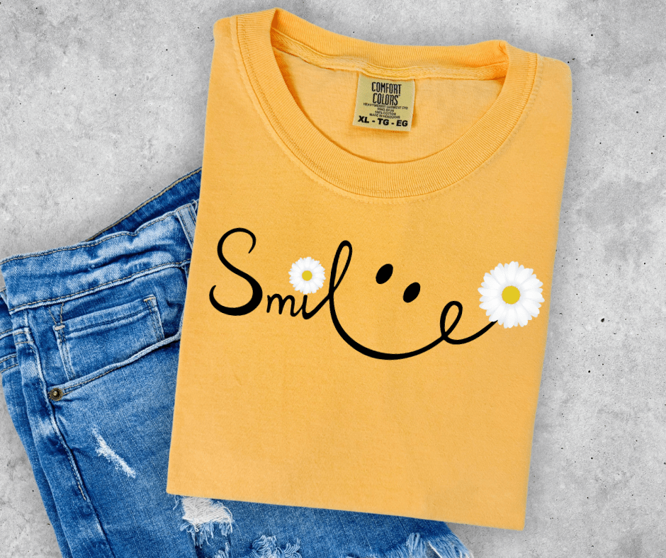 Smile Daises Citrus Tee - Graphic Tee - The Red Rival